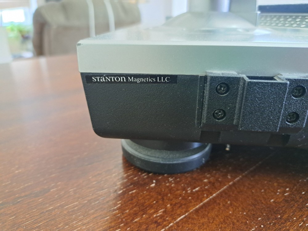 Stanton Str8 80 Turntable