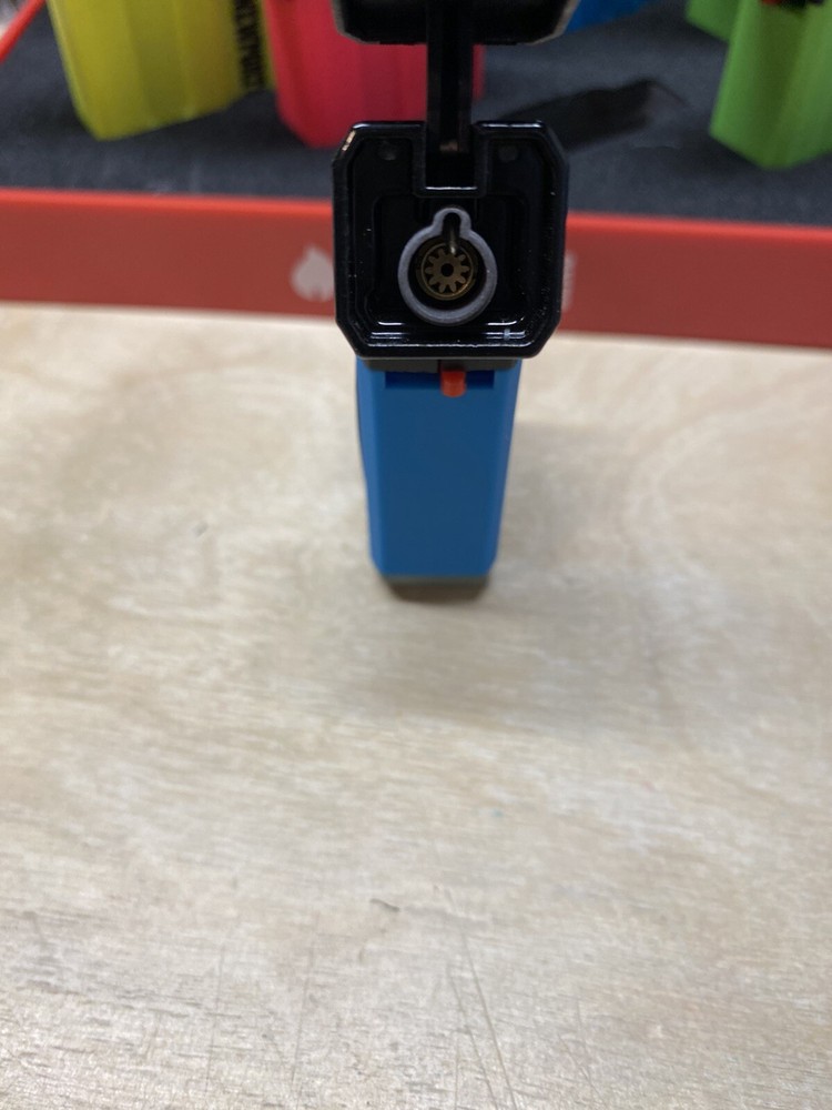 Newport Zero Small Side Single Jet Torch Cigar Lighter - Blue - New