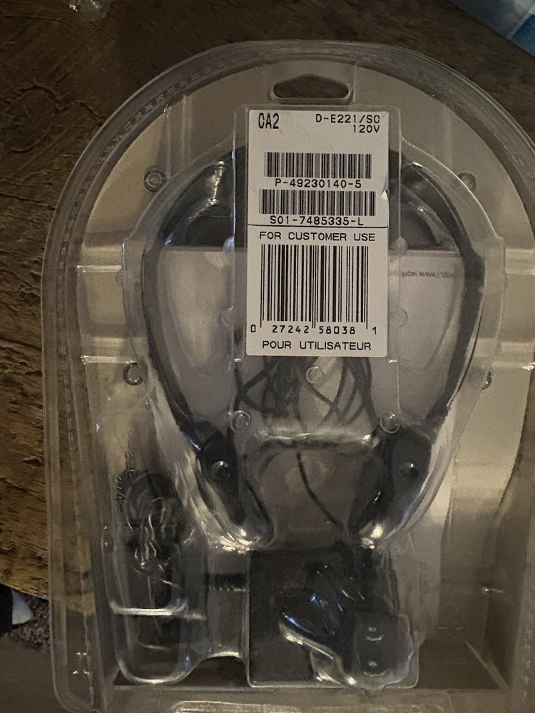 Sony Walkman ESP MAX model D-E221 With Case New Sealed