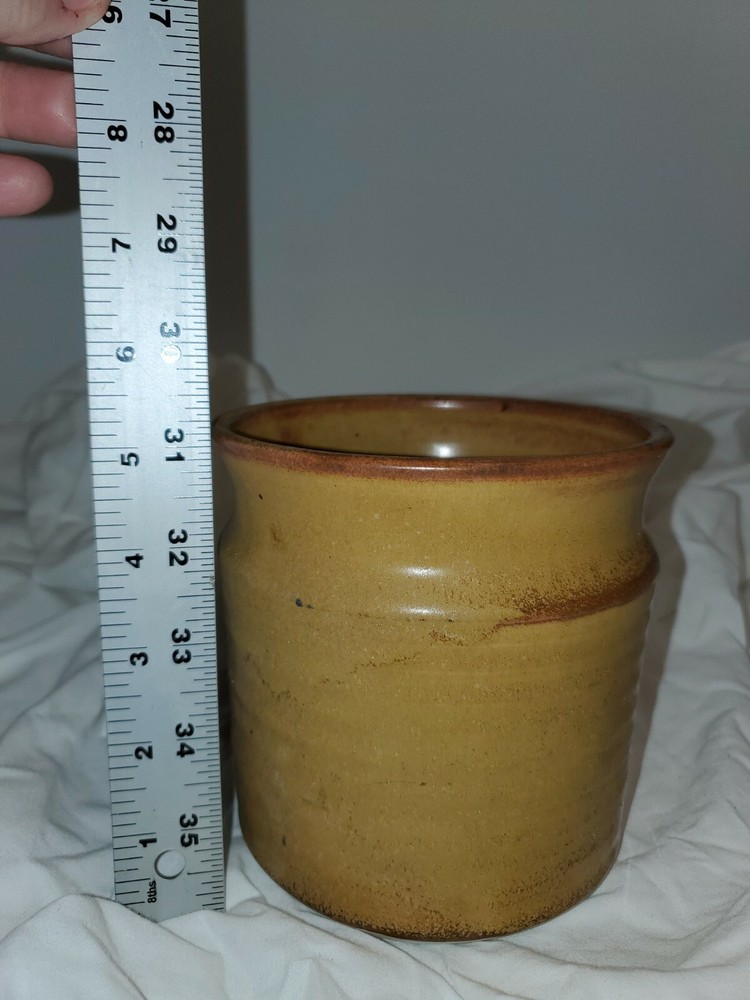 ROFERINO Handmade Pottery Jar