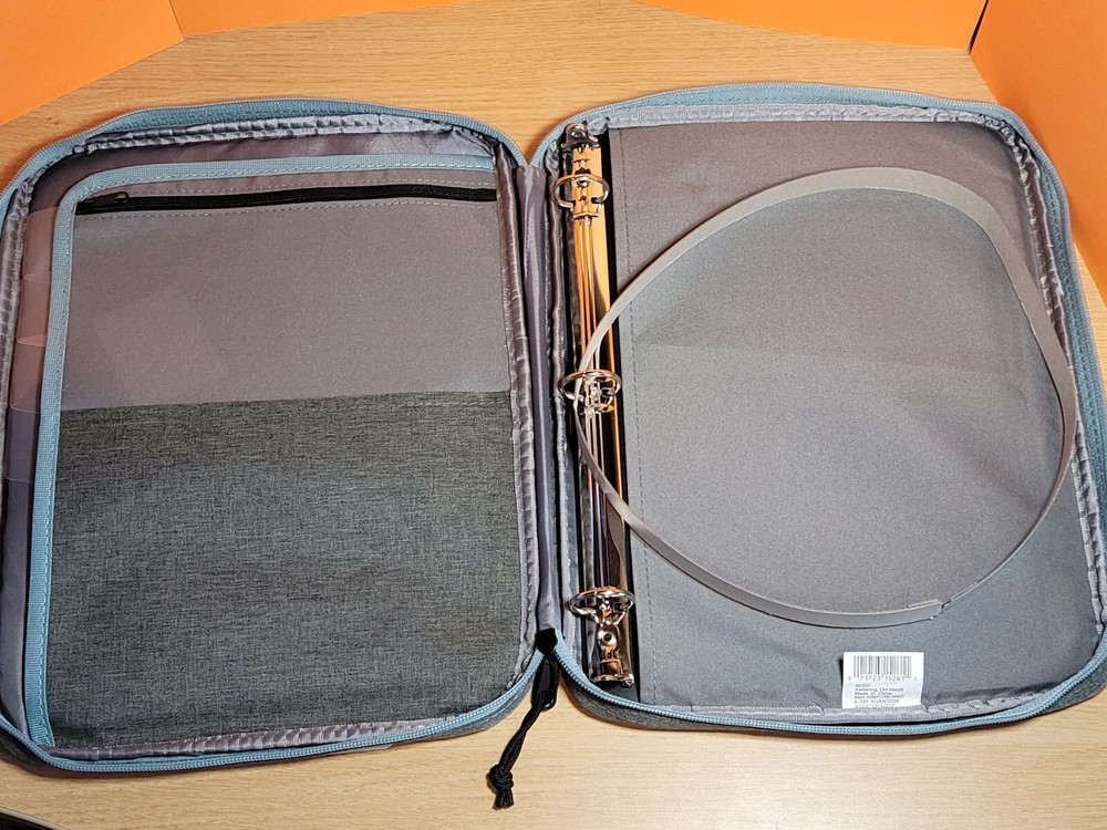 BNWT- Five Star 1" Carry All Binder- Grey/Blue