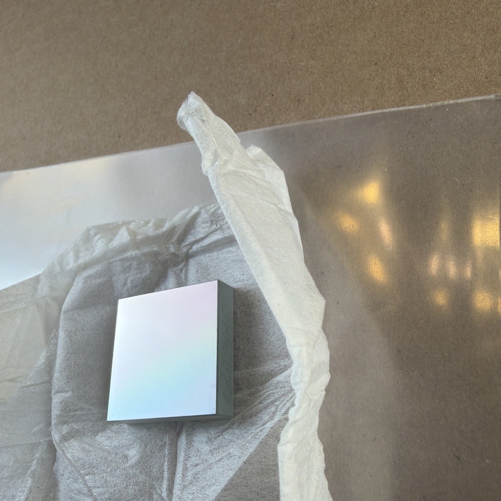25mm x 25mm Reflective Diffraction Grating on Glass 6mm Thick Unmarked
