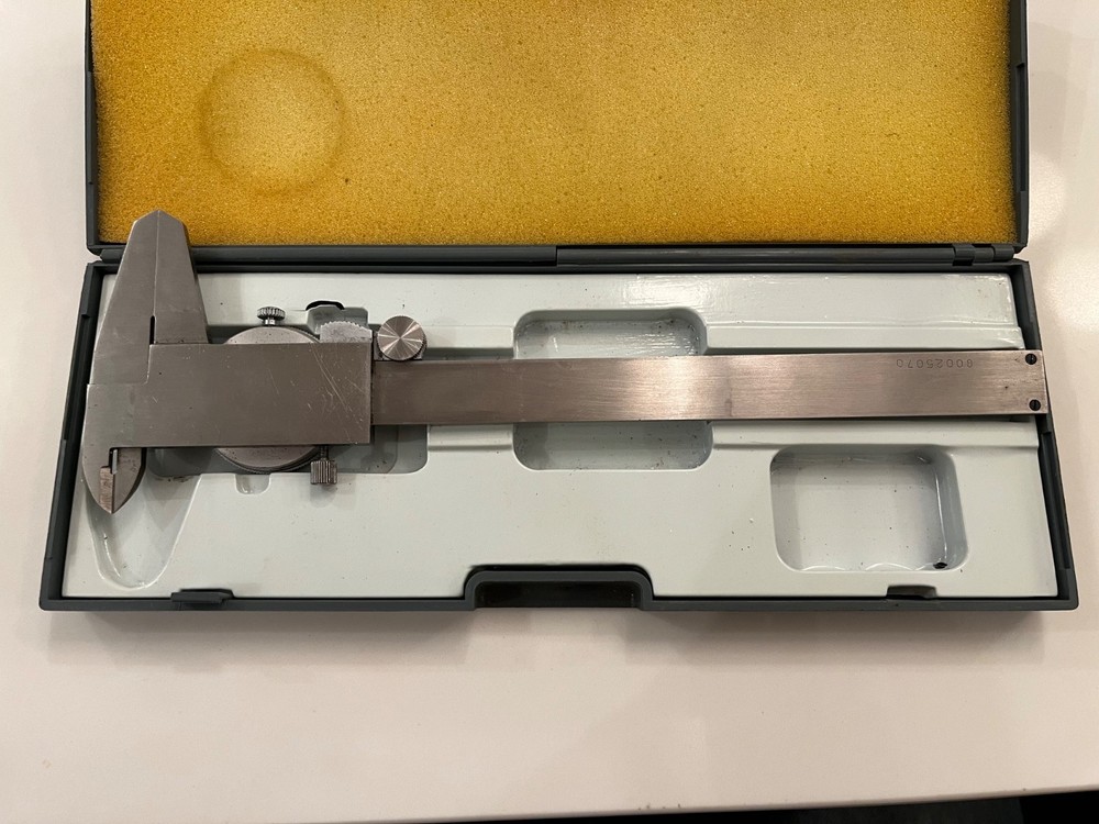 Smiec 9" Dial Caliper: 6" Range/.001 Dial Graduations