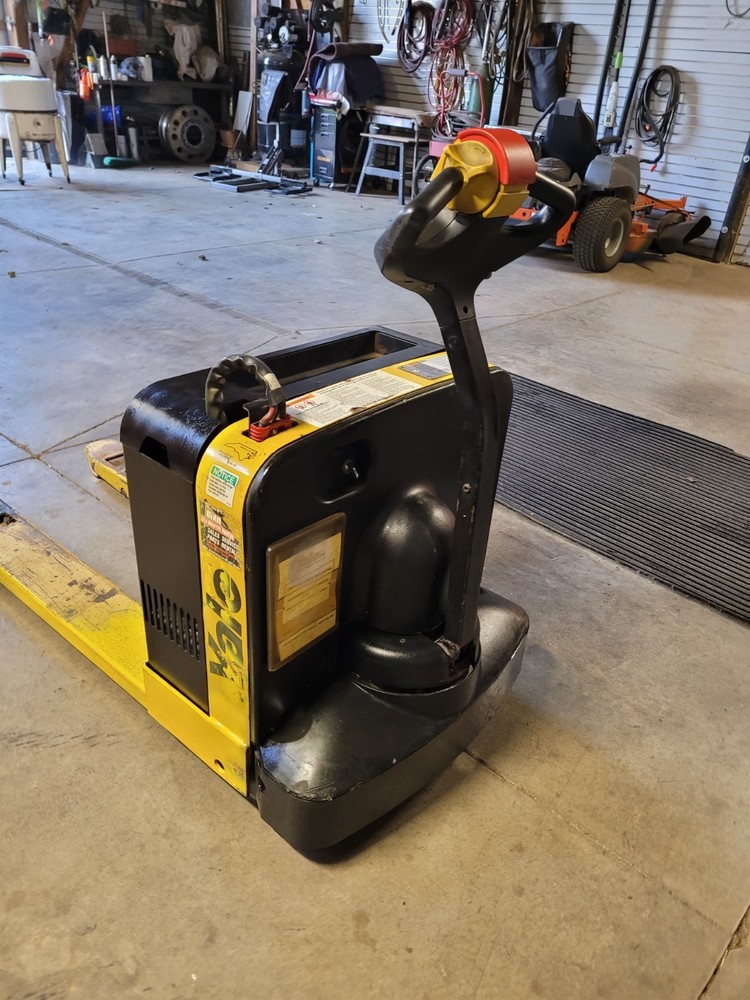 Yale Pallet Jack
