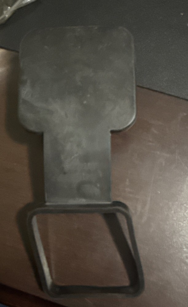 2" RUBBER HITCH PLUG COVER