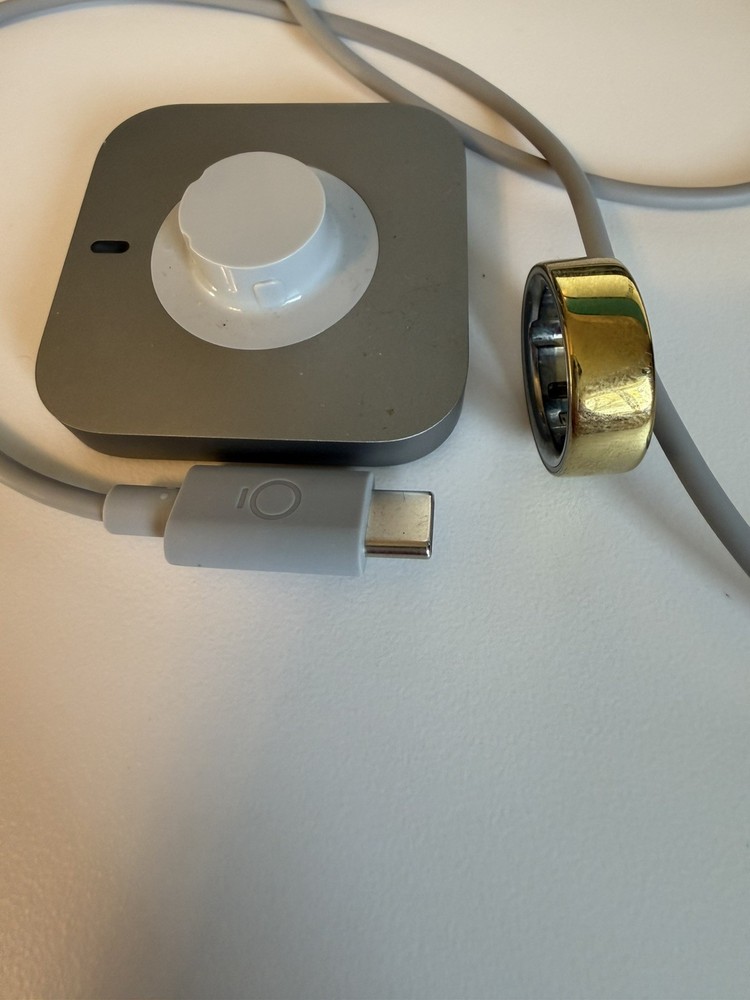 Oura Smart Ring 4 Size 7 Gold Activity Tracker JZ9-54216-07 Tested working!