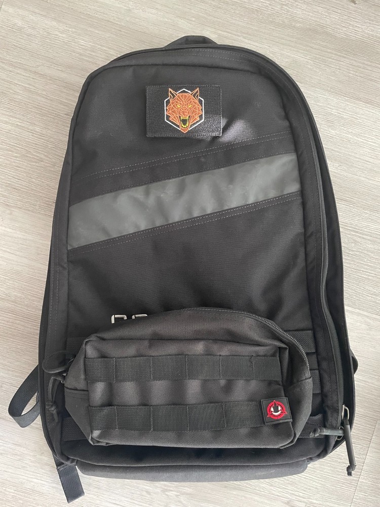 THE LONE WOLF - Morale Patch - Hook and Loop Backing Panel