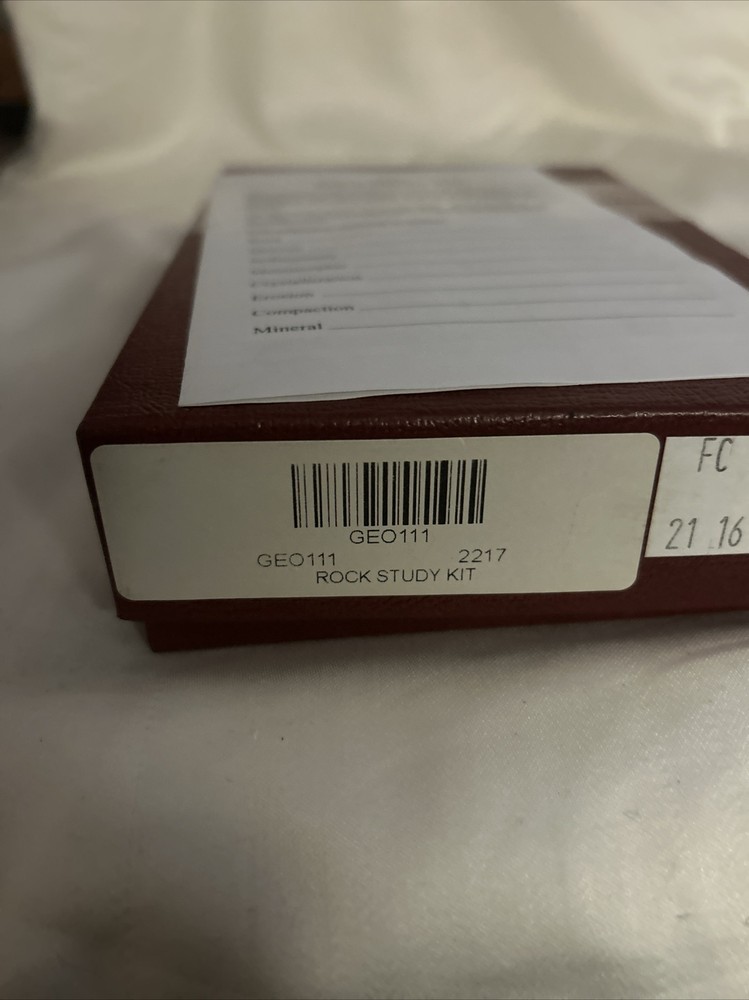 GSC International 2217 Rock Study Kit with 15 Numbered Specimens.