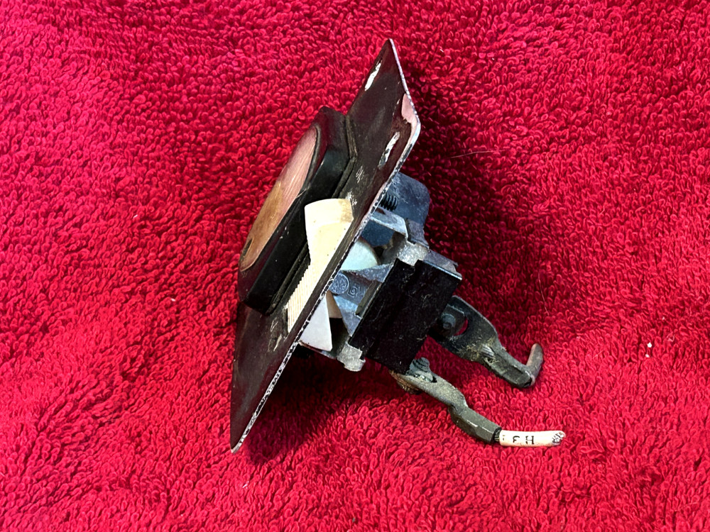 TRIPLET 1 3/4" AMPERES INDICATOR WITH ON/OFF ROCKER SWITCH IN PANEL