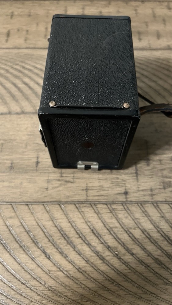 Vintage AGFA ANSCO Cadet A-8 Flash Camera with strap