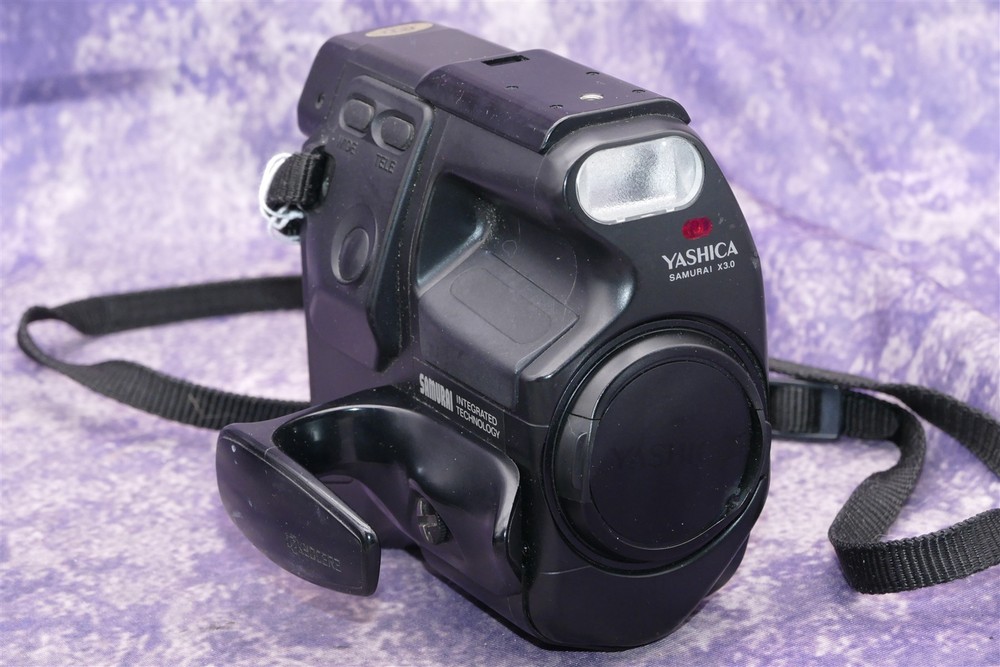 Yashica Samurai X3.0 Half Frame Point & Shoot Camera Grip Manual Battery Tested