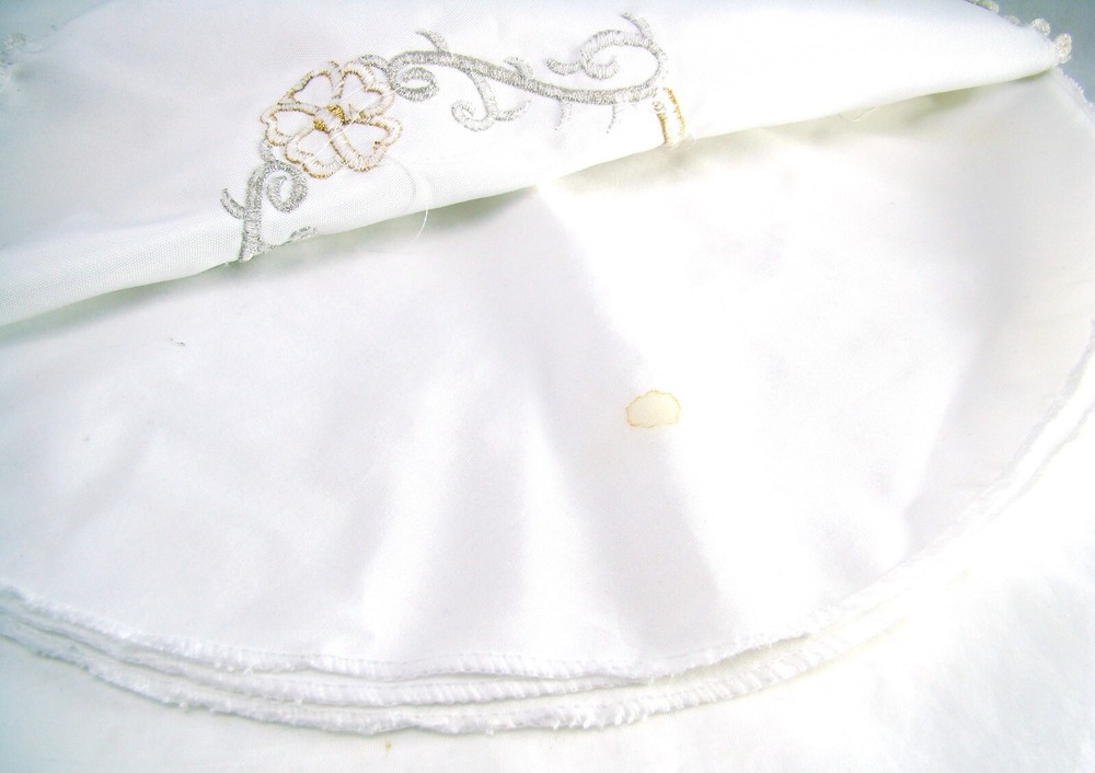 3 section Embroidered Matzah Cover "Tash" READ