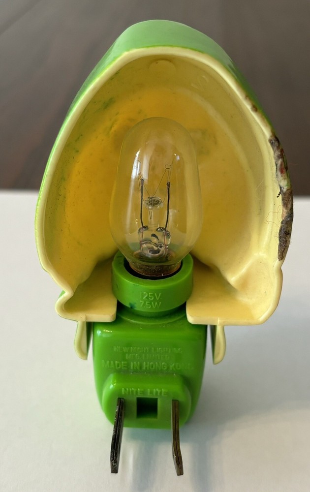 Vintage 1984 Glo Worm Night Light