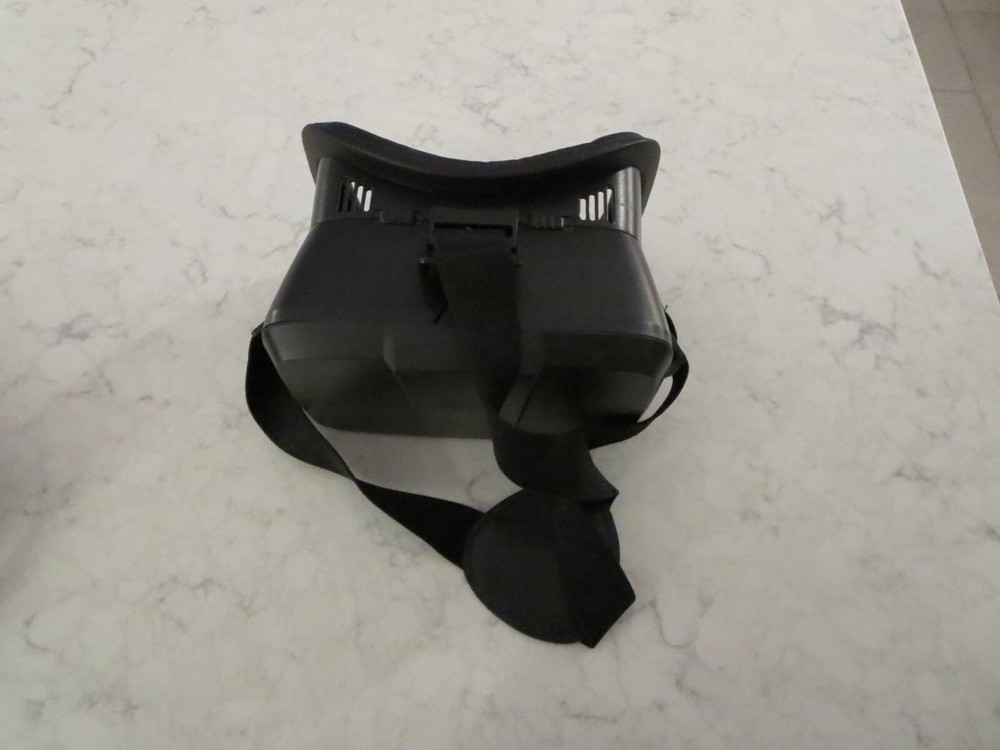 VIDEO GAME VIRTUAL REALTY SMARTPHONE VR GAMING HEADSET IPHONE ANDROID GOOGLE LG