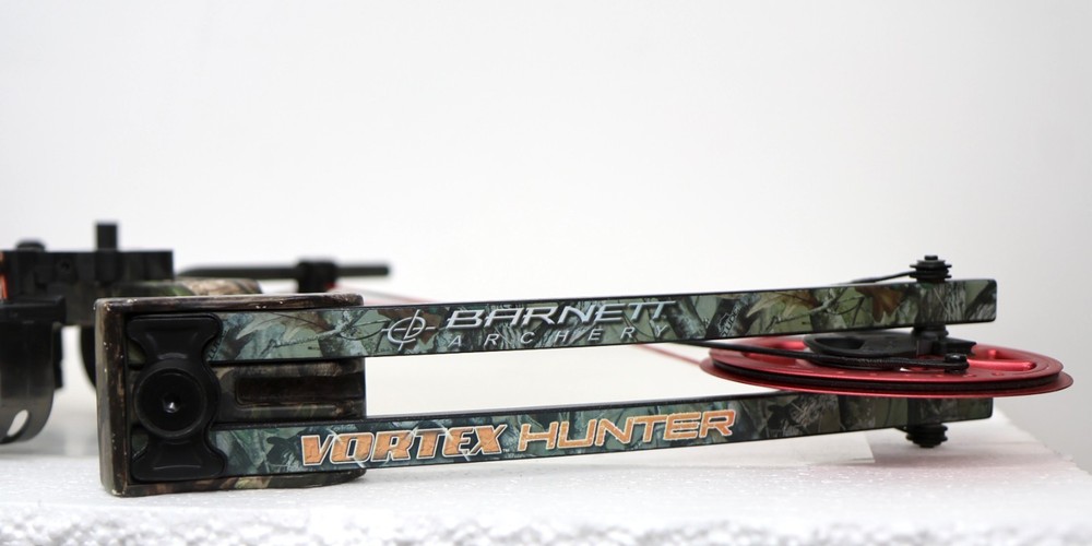 Barnett Vortex Hunter Beginner Compound Bow - Camo / Red - RH (28" Ax-Ax) 2011