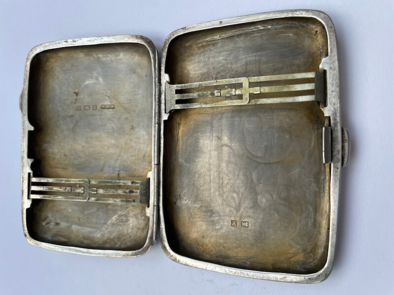 Silver cigarette case M.H. Meyer Ltd Birmingham 1923 no.37