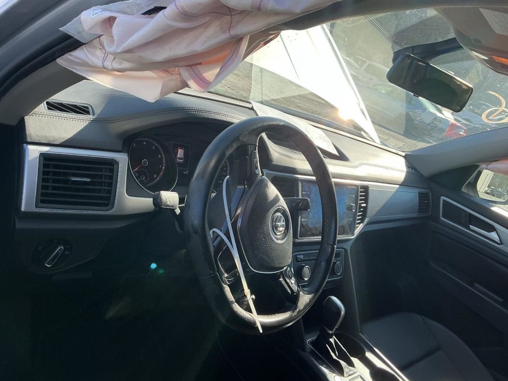 ATLAS 2018 Glove Box 4997094