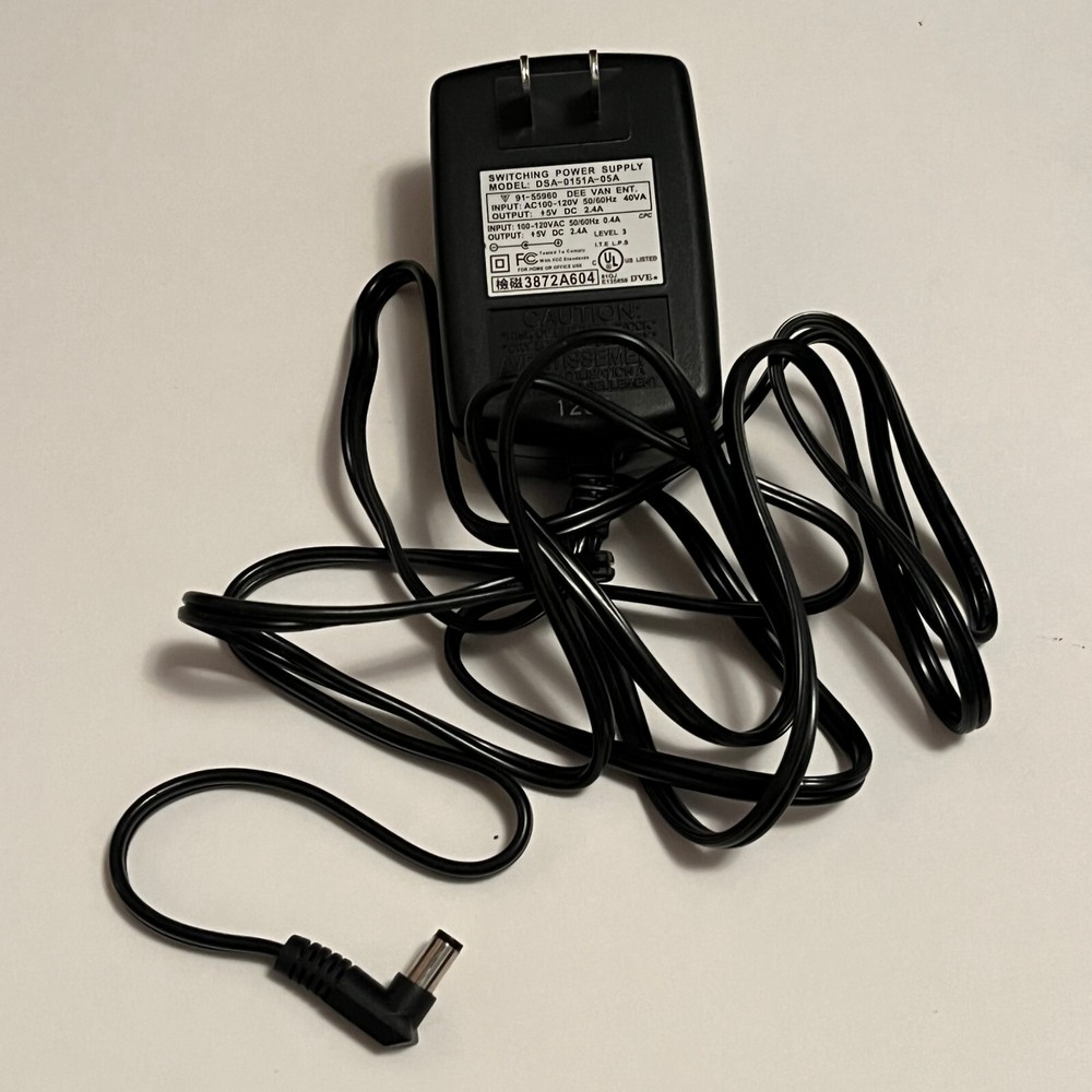 D-Link DI-701 Cable/DSL Internet Sharing Router: Has all components and docs