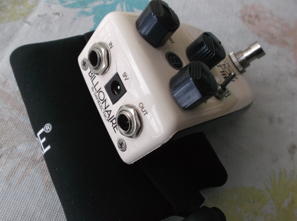 Danalectro Billionaire pedal billion dollar boost