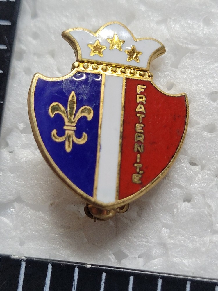 FRATERNITE HAT LAPEL PIN PIN BACK USED (M1364)