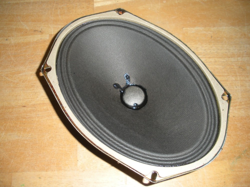 another Vintage Utah 6x9” Speaker 8ohms
