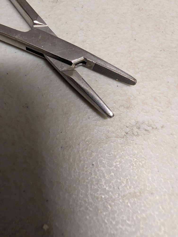 KMedic KM 48-324 Twisting Forceps