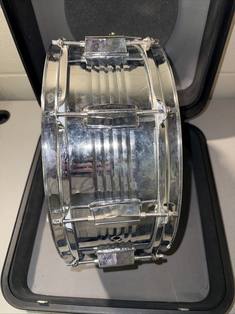 Snare Drum 14 x 6.5 with Case. READ DESCRIPTION.