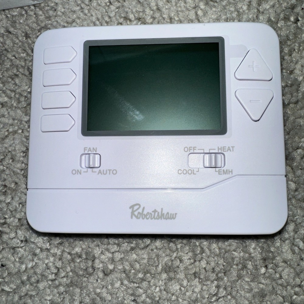 Robertshaw RS8210 Non-Programmable Multi-Stage 2H/1C Wall Thermostat