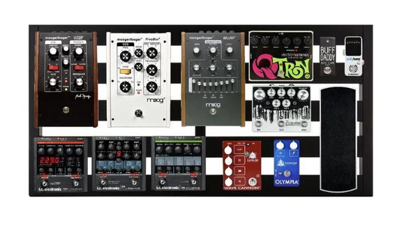 Pedaltrain Classic Pro Pedalboard, 32" x 16" w/ Softcase