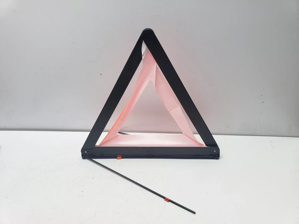 AUDI Q3 8U EMERGENCY HAZARD WARNING TRIANGLE 2012