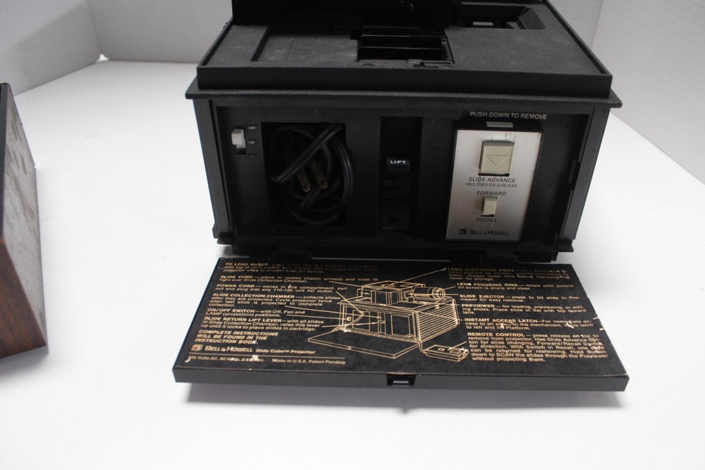 Bell & Howell Slide Cube 987 Vintage Projector *Untested