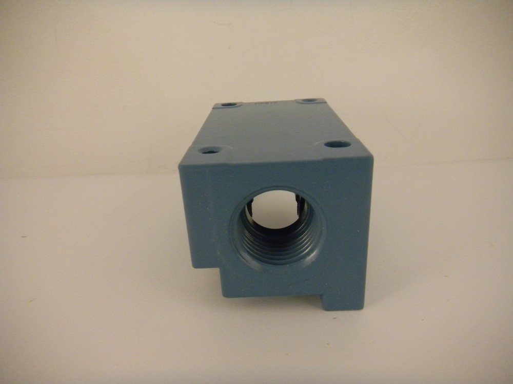 MICRO SWITCH BASE MPB10 *NEW SURPLUS IN BOX*