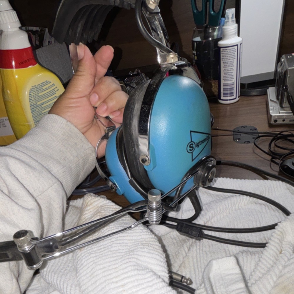 Sigtronics S-20 aviation headset