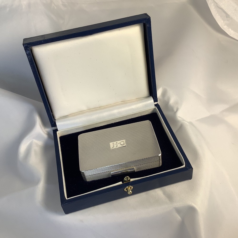SNUFF /PILL/TRINKET BOX ‘PETER JOHN DOHERTY’ HM SILVER 83g ENGINE TURNED 2004.
