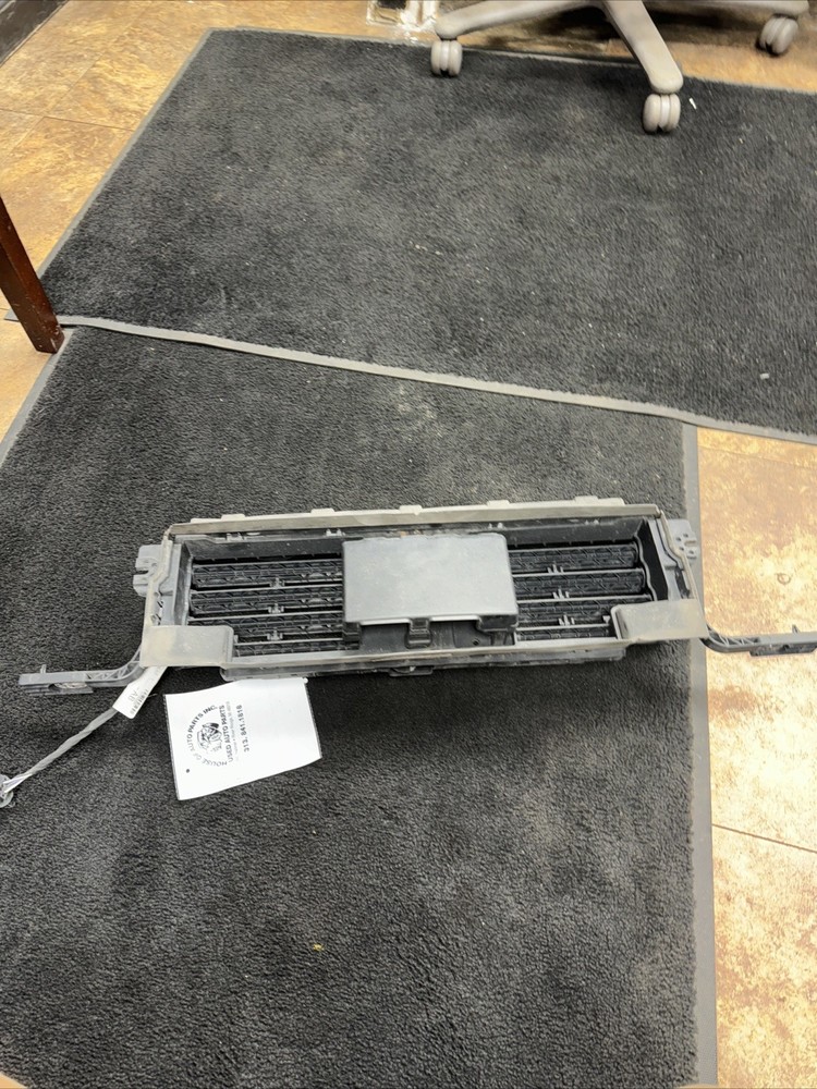 22 FORD BRONCO LOWER AIR SHUTTER 2.3L WITHOUT ADAPTIVE CRUISE