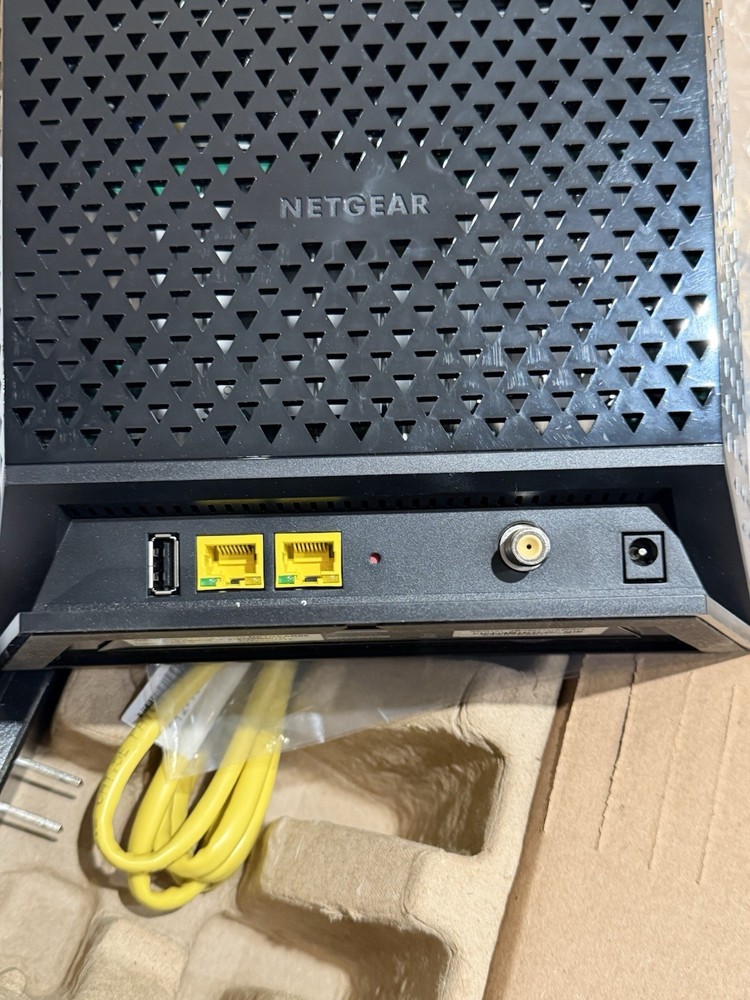 NETGEAR AC1600 WiFi Cable Modem Router