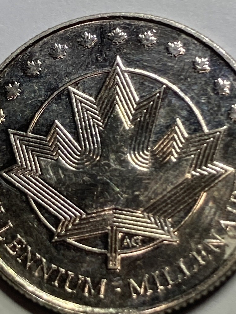 MILLENIUM MAPLE LEAF TOKEN 1999 UNIQUE (#bk1)