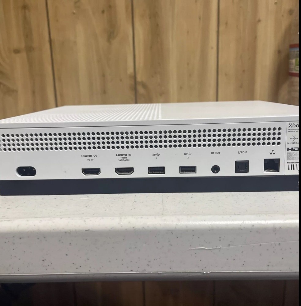 Microsoft Xbox One S 1 TB White Console Bundle With Controller. A+ Condition