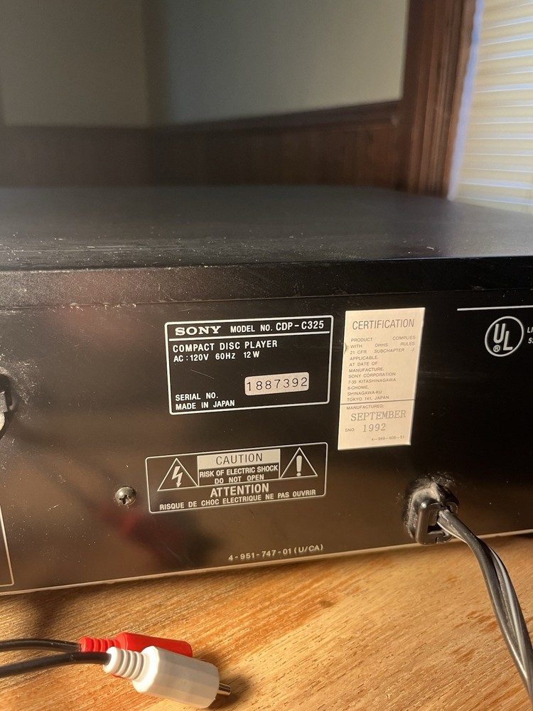 Sony CDP-C325 Compact Disc Player Black (See Description)