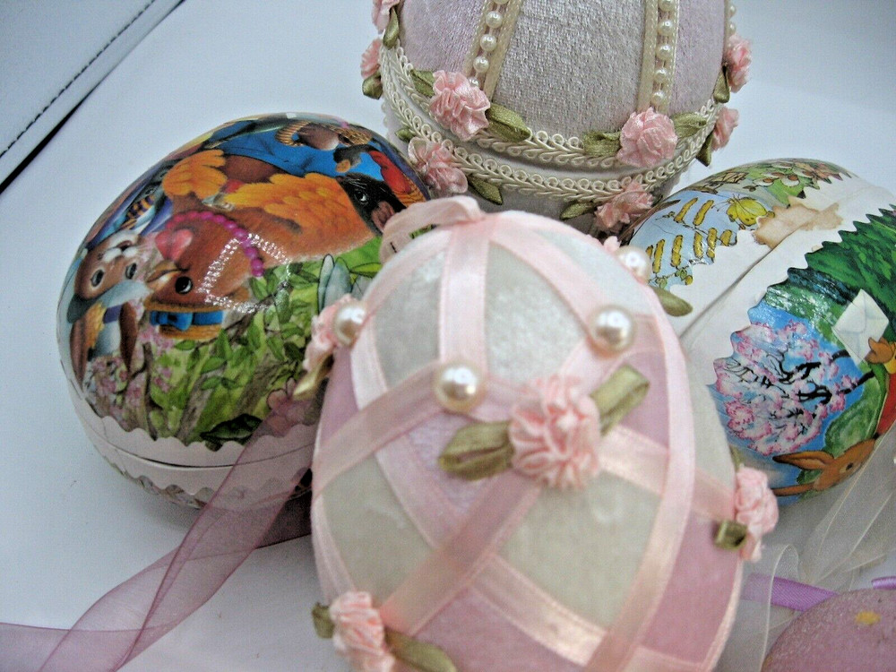 Easter Egg collection A Set of Easter Eggs and Napkins Holders set