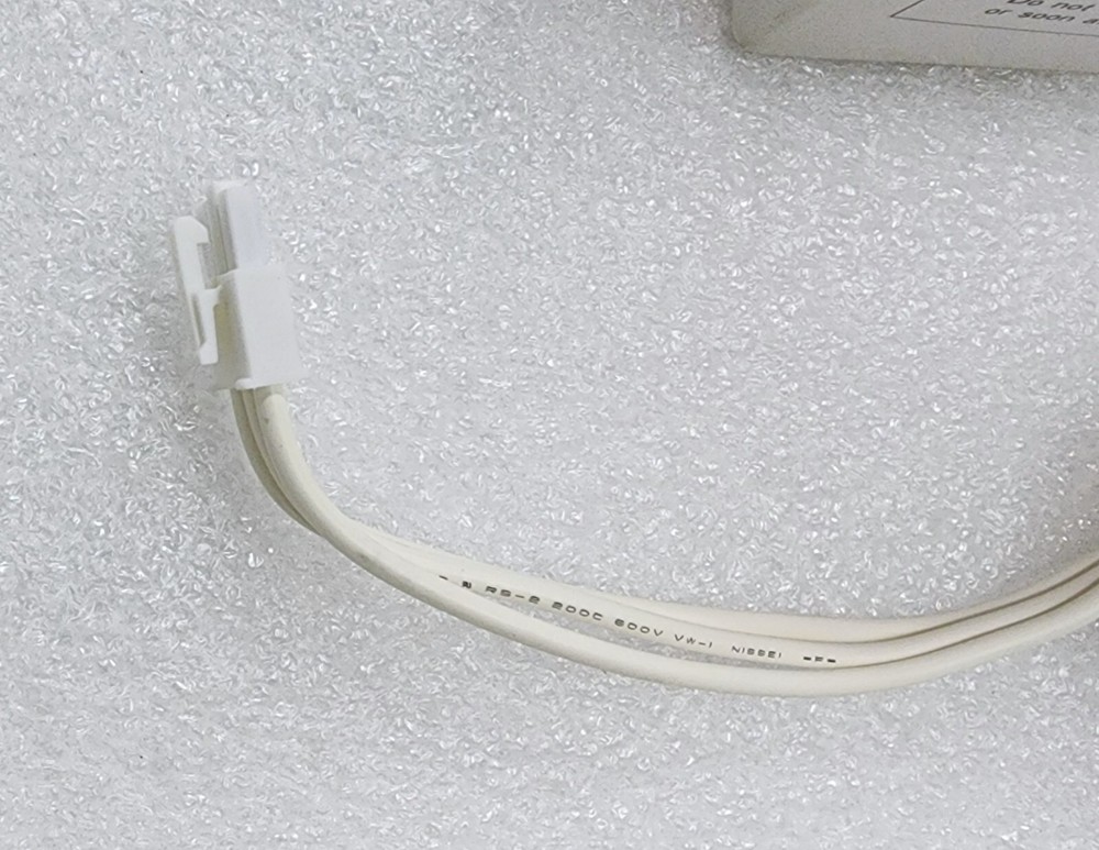 Hamamatsu L6637 Deuterium Lamp L2D2