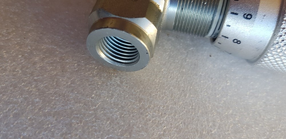 Prime Hydraulic Needle Flow 1/4 Bsp Control Valve with Reverse Flow Check.