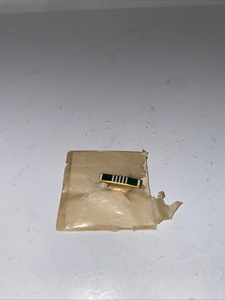 US Army Commendation Medal Lapel button Pin NOS Veteran Props ARNG