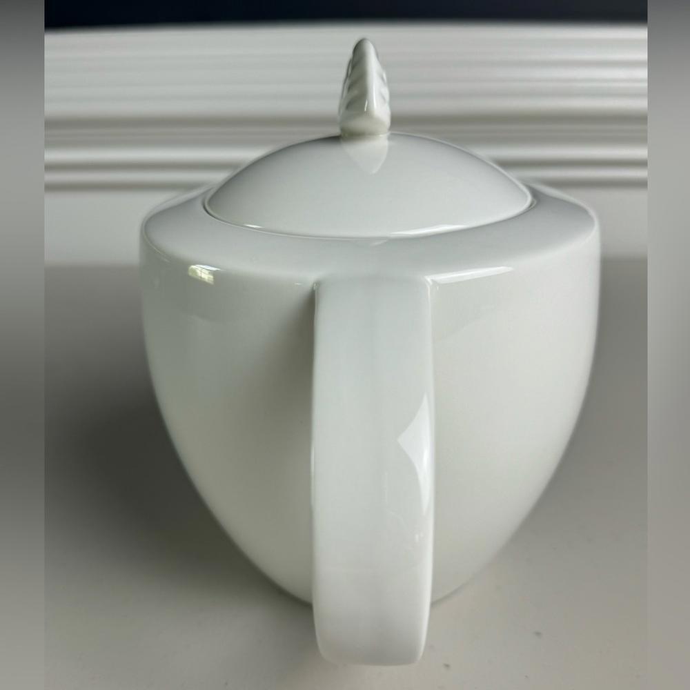 Cafe White by CHRISTOPHER STUART Teapot and Lid