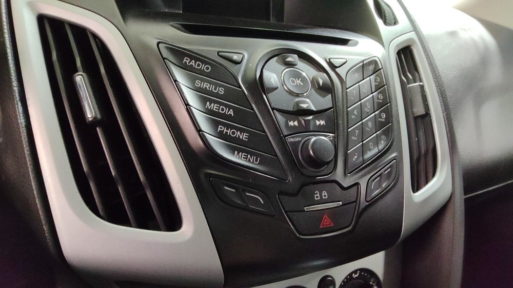 FOCUS 2014 Glove Box 1187574