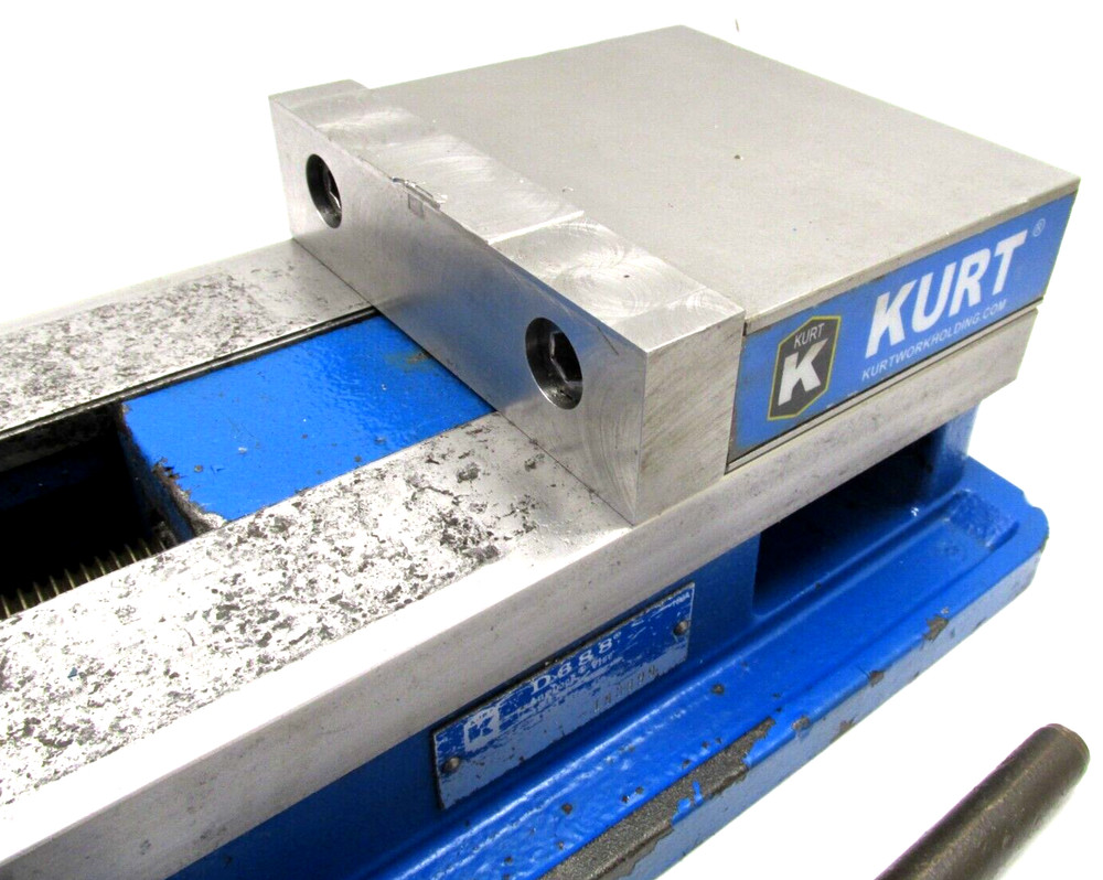 KURT ANGLOCK 6" MILLING MACHINE VISE w/ JAWS & HANDLE - #D688