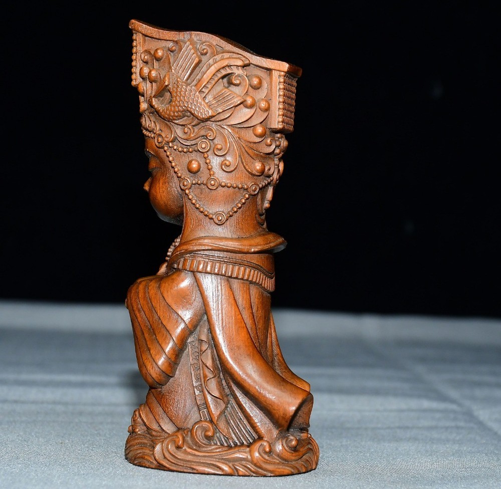 Exquisite Small Leaf Boxwood Mazu Ornament