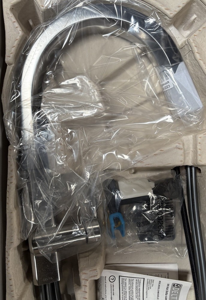 Delta 9193-AR-DST Single Handle Pull-Down Kitchen Faucet - Arctic Stainless