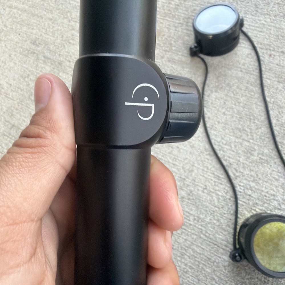 CENTER POINT HUNTING & OUTDOORS 4X32