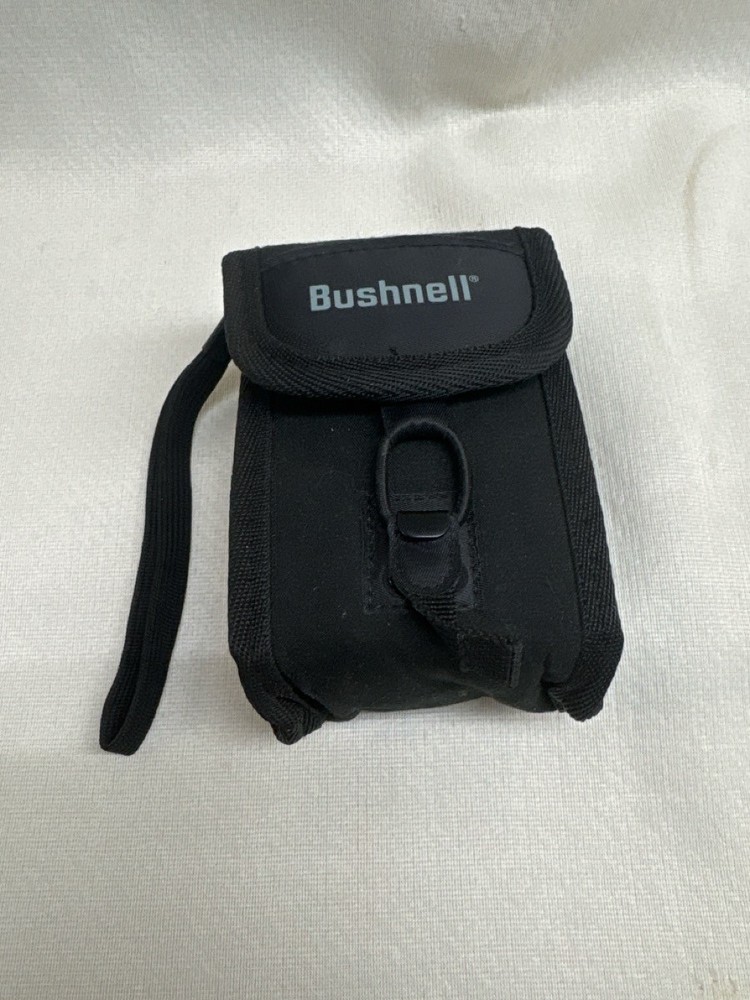 BUSHNELL RANGE FINDER IN CARRY CASE (J31004052)